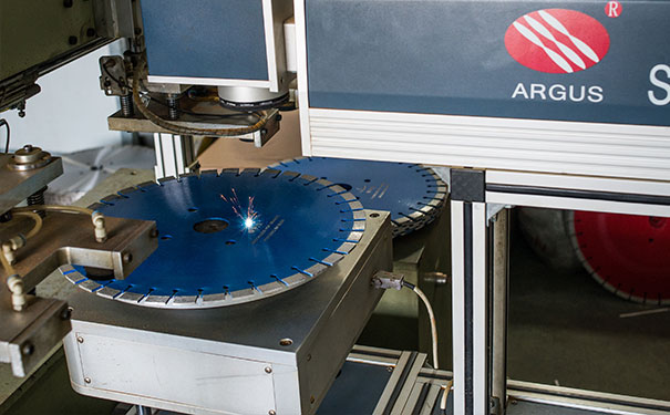 昌利花崗巖鋸片超長壽命,真正一片抵多片 昌利花崗巖鋸片超長壽命,真正一片抵多片