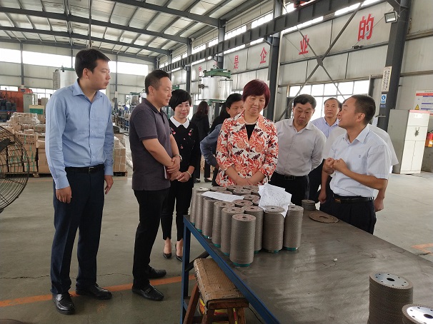 省人大常委會常務副主任、黨組書記王玲一行來湖北昌利公司視察 省人大常委會常務副主任、黨組書記王玲一行來湖北昌利公司視察